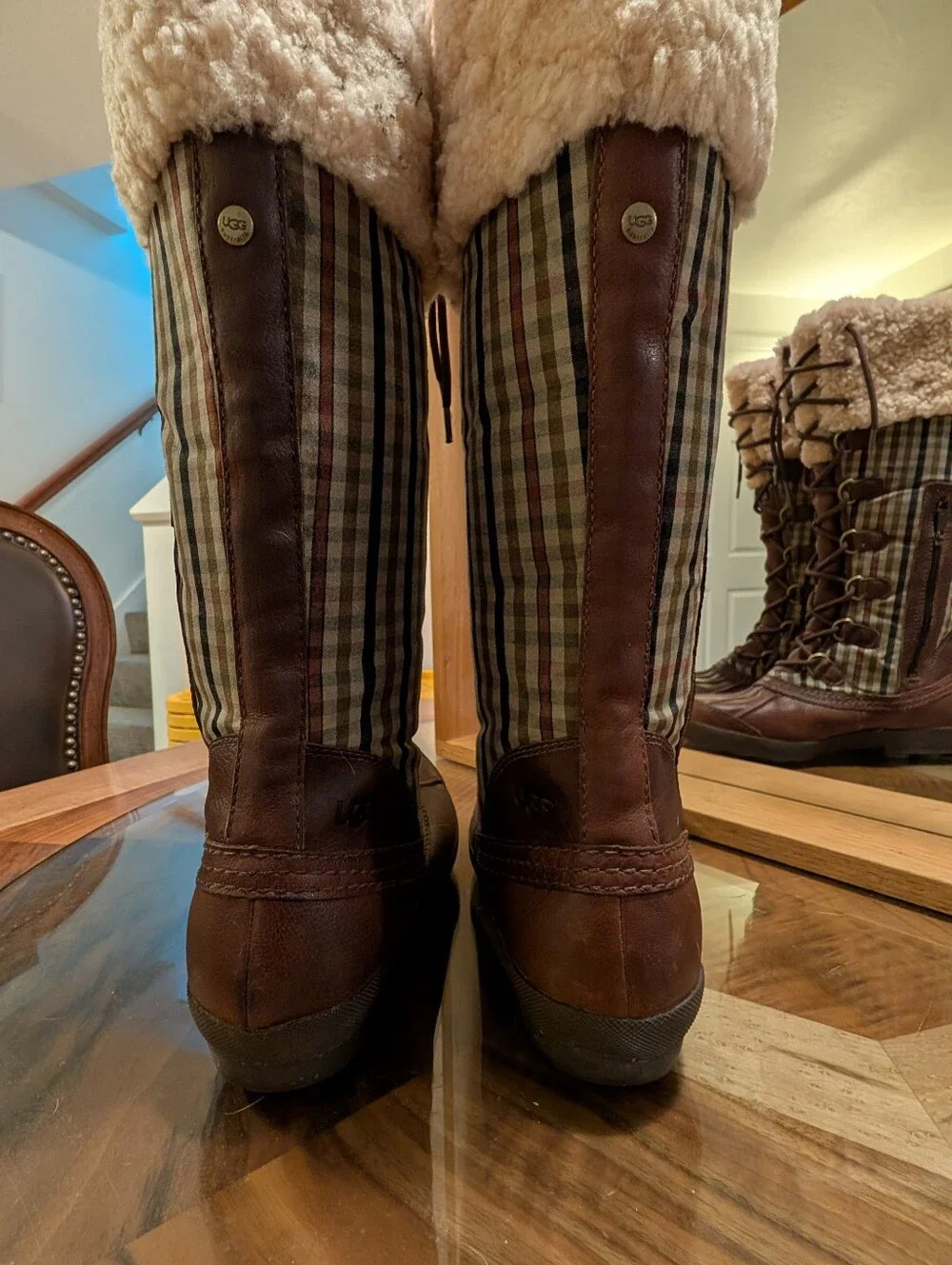 UGG Australia Women's Size 9.5 Edmonton Lace Up Brown Leather Plaid Boot